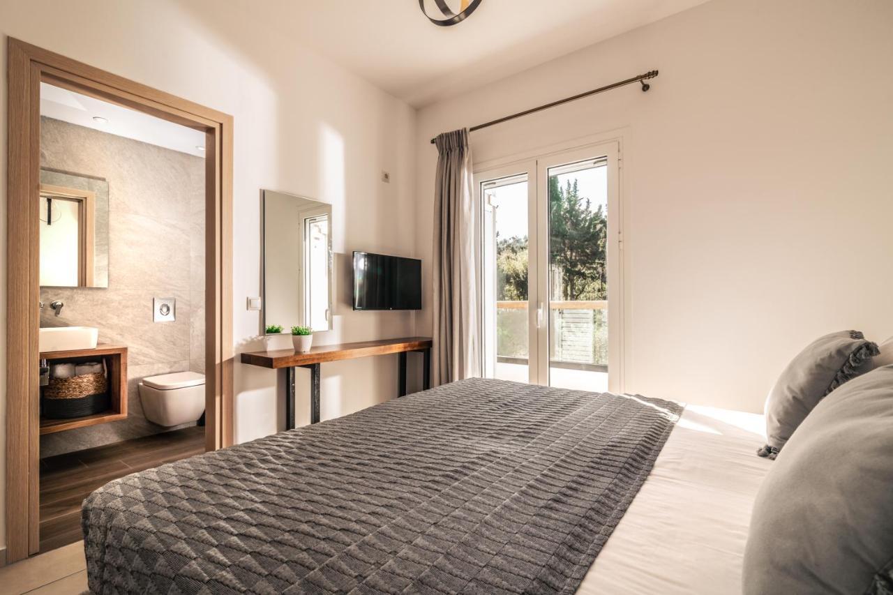 Oresteia Executive Villa, A Flamboyant Retreat, By Thinkvilla Villa Tragaki